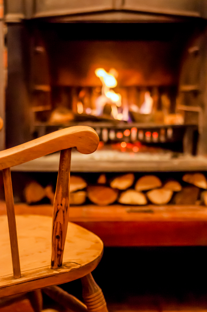 Come scegliere la legna ideale per il tuo forno a legna